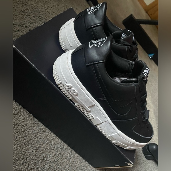 W AF1 PIXEL - Picture 2 of 5